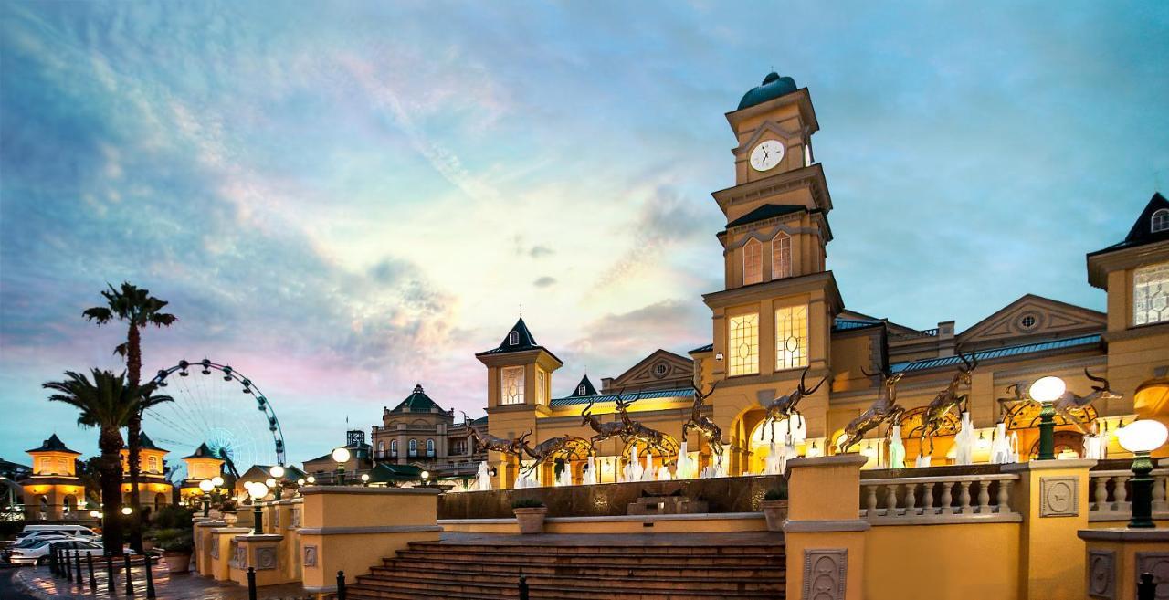 Gold Reef City Hotel ヨハネスブルグ エクステリア 写真